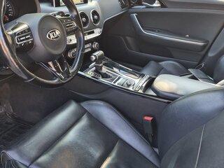 2018 Kia Stinger I, белый, 2850000 рублей, вид 2