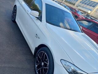 2011 BMW 5 серии 528i xDrive VI (F10/F11/F07), белый, 2400000 рублей, вид 2