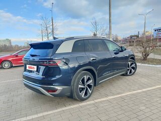 2022 Volkswagen ID.6 Crozz, синий, 2237350 рублей, вид 2