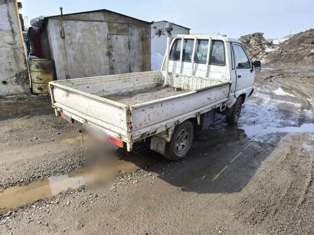 1993 Toyota TownAce, белый, 750000 рублей, вид 3