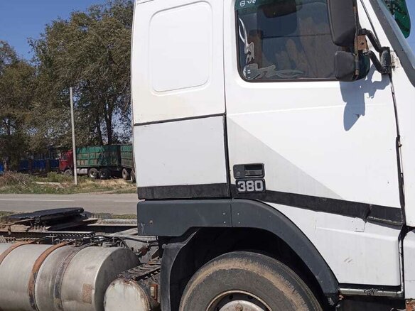 1994 Volvo FH, белый, 850000 рублей - вид 1