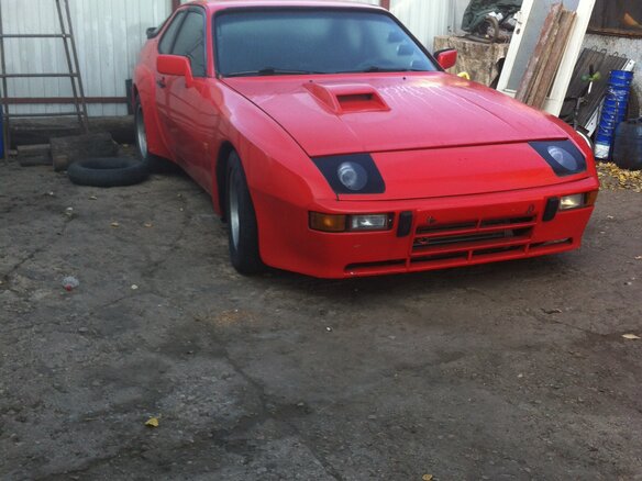 1981 Porsche 924, красный