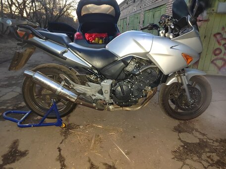 2004 Honda CBF 600, серебристый, 335000 рублей, вид 3
