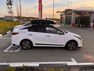 2021 Kia Rio IV Рестайлинг, белый, 1700000 рублей, вид 2