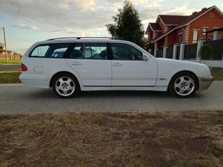 2000 Mercedes-Benz E-Класс 320 II (W210, S210) Рестайлинг, белый, 800000 рублей, вид 2