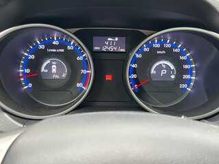 2013 Hyundai ix35 I, серебристый, 1400000 рублей, вид 4