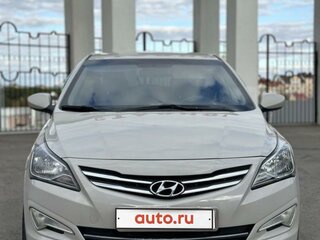 2015 Hyundai Solaris I Рестайлинг, бежевый, 860000 рублей, вид 1