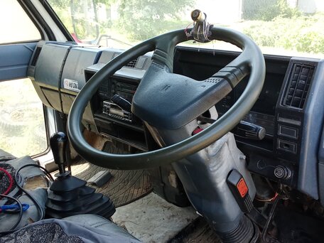 1991 Isuzu Elf (N-series), белый, 750000 рублей, вид 4