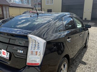 2011 Toyota Prius III (XW30), чёрный, 950000 рублей, вид 4