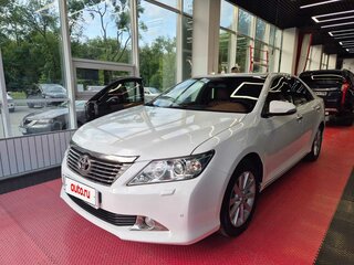 2013 Toyota Camry VII (XV50), белый, 1970000 рублей, вид 4