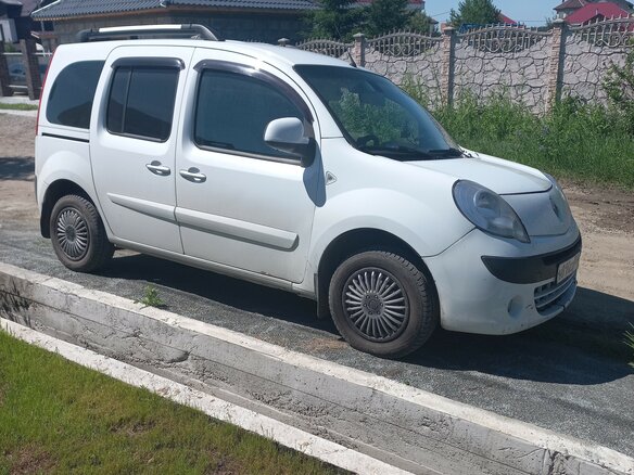 2012 Renault Kangoo II, белый, 1350000 рублей - вид 5