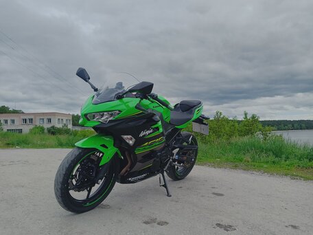 2018 Kawasaki Ninja 400, зелёный, 480000 рублей, вид 5