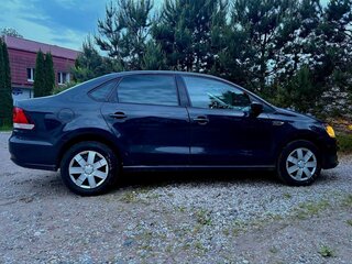 2018 Volkswagen Polo V Рестайлинг, серый, 900000 рублей, вид 4