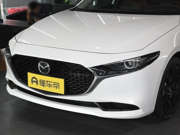 2025 Mazda 3 Axela IV (BP), белый, 3600000 рублей - вид 8