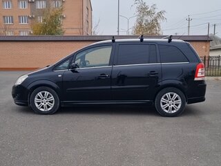 2008 Opel Zafira B Рестайлинг, чёрный, 990000 рублей, вид 3