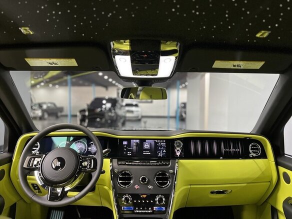 2025 Rolls-Royce Cullinan Black Badge I Рестайлинг (Series II), чёрный, 55018311 рублей - вид 13