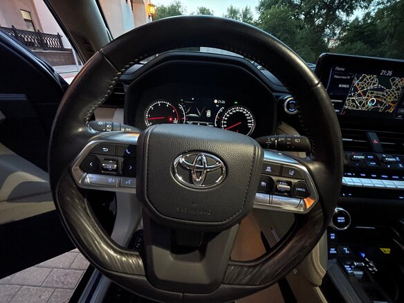 2021 Toyota Land Cruiser Arctic Trucks AT35 300 Series, чёрный, 15000000 рублей - вид 5