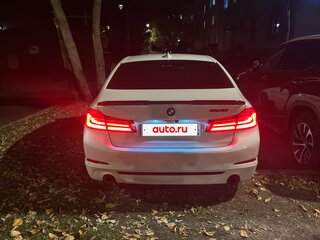 2017 BMW 5 серии 530i xDrive VII (G30/G31/G38), белый, 3000000 рублей, вид 3