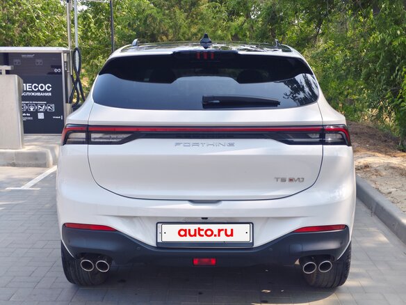 2021 Forthing T5 EVO, белый, 2049000 рублей - вид 4