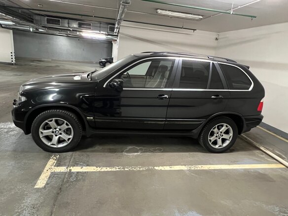 2004 BMW X5 4.4i I (E53) Рестайлинг, чёрный - вид 4