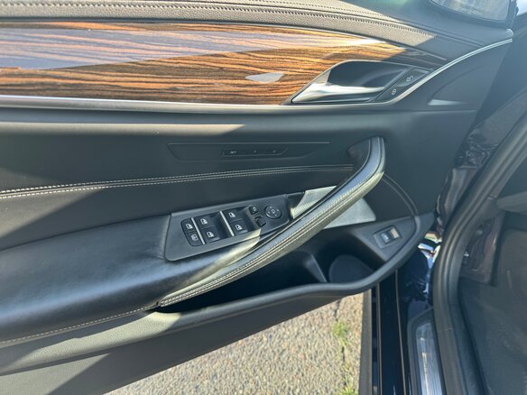 2018 BMW 5 серии M550d xDrive VII (G30/G31/G38), чёрный, 5800000 рублей - вид 13