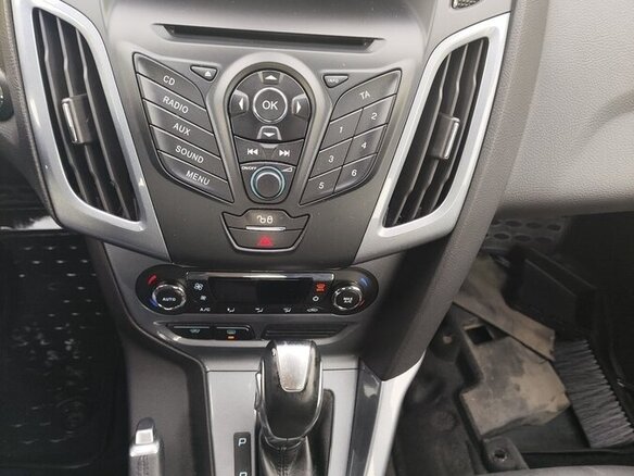 2013 Ford Focus III, красный, 900000 рублей - вид 11