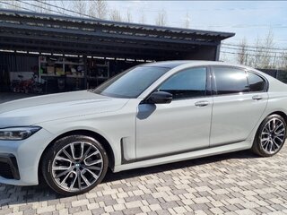 2021 BMW 7 серии 730d xDrive VI (G11/G12) Рестайлинг, серый, 8800000 рублей, вид 2