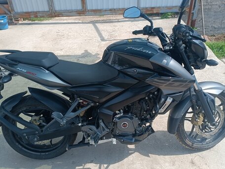 2020 Bajaj Pulsar NS 200, чёрный, 280000 рублей, вид 4