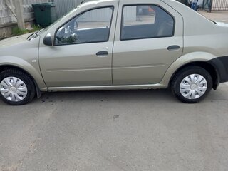 2011 Renault Logan I Рестайлинг, бежевый, 390000 рублей, вид 2