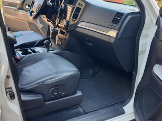 2014 Mitsubishi Pajero IV Рестайлинг 2, белый, 2850000 рублей, вид 3