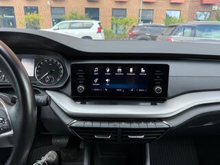 2021 Skoda Octavia IV (A8), белый, 2100000 рублей, вид 2