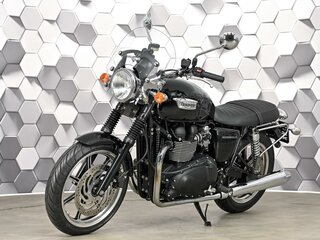2016 Triumph Bonneville, чёрный, 699000 рублей, вид 2