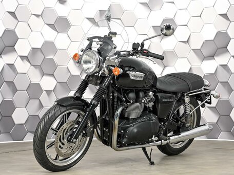 2016 Triumph Bonneville, чёрный, 699000 рублей, вид 2