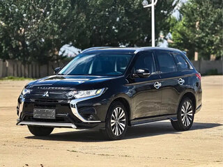 2022 Mitsubishi Outlander III Рестайлинг 3, чёрный, 1770000 рублей, вид 1