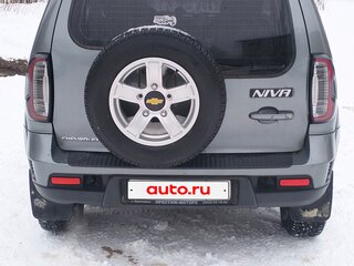 2017 Chevrolet Niva I Рестайлинг, серый, 800000 рублей, вид 5