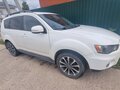2011 Mitsubishi Outlander II Рестайлинг, белый, 1200000 рублей - вид 3