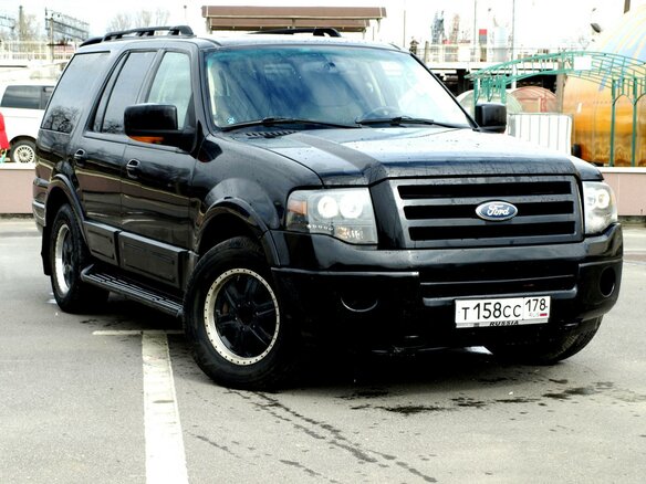 2004 Ford Expedition II, чёрный