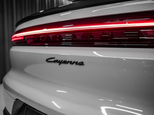 2026 Porsche Cayenne Coupé III Рестайлинг, серый, 20394900 рублей - вид 16