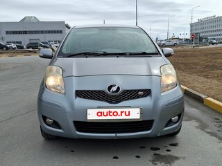 2009 Toyota Vitz II (XP90), серый, 750000 рублей, вид 1