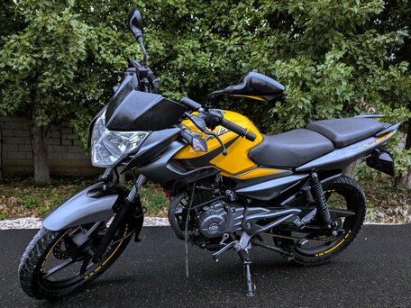 2021 Bajaj Pulsar NS 125, жёлтый, 130000 рублей, вид 1