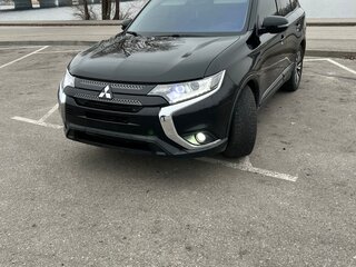 2019 Mitsubishi Outlander III Рестайлинг 3, чёрный, 2250000 рублей, вид 5