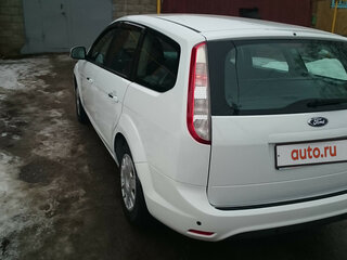 2010 Ford Focus II Рестайлинг, белый, 400000 рублей, вид 4