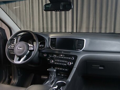 2018 Kia Sportage IV Рестайлинг, коричневый, 1949000 рублей, вид 5