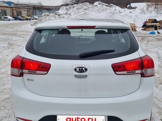 2017 Kia Rio III Рестайлинг, белый, 1410000 рублей, вид 4