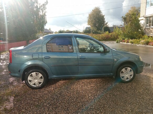 2013 Renault Logan I Рестайлинг, синий, 500000 рублей - вид 2