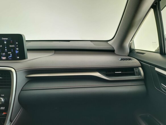 2019 Lexus RX 300 IV Рестайлинг, белый, 5250000 рублей - вид 11