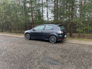 2010 Volkswagen Golf VI, чёрный, 570000 рублей, вид 3
