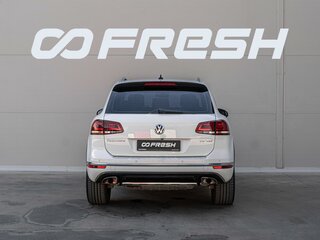 2016 Volkswagen Touareg II Рестайлинг, белый, 2890000 рублей, вид 4