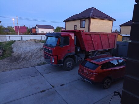 2008 Volvo FM, красный, 2500000 рублей, вид 1