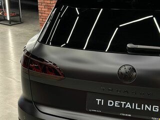 2022 Volkswagen Touareg III, чёрный, 10000000 рублей, вид 3